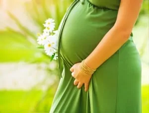 Отоци на краката през бременността – как да се справим?